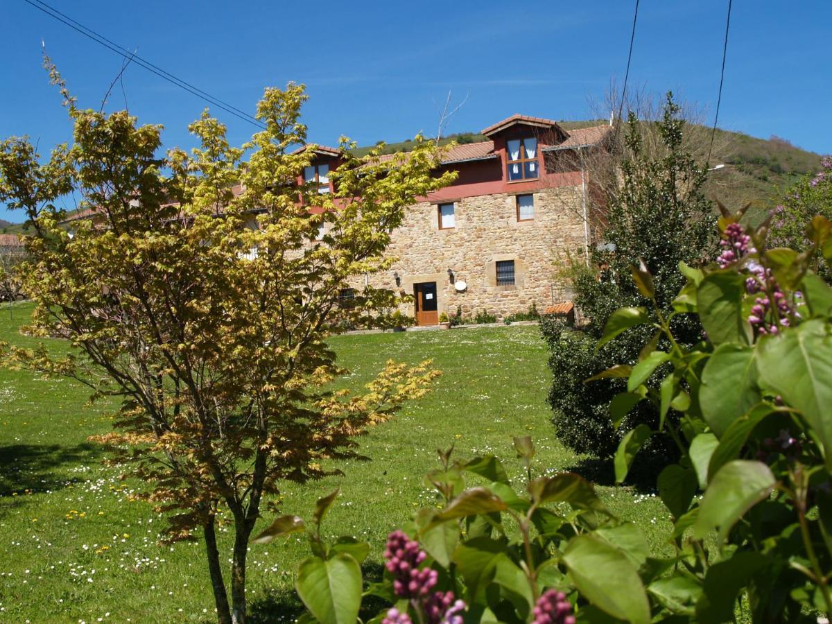 Albergue La Torre Santiurde de Reinosa ภายนอก รูปภาพ