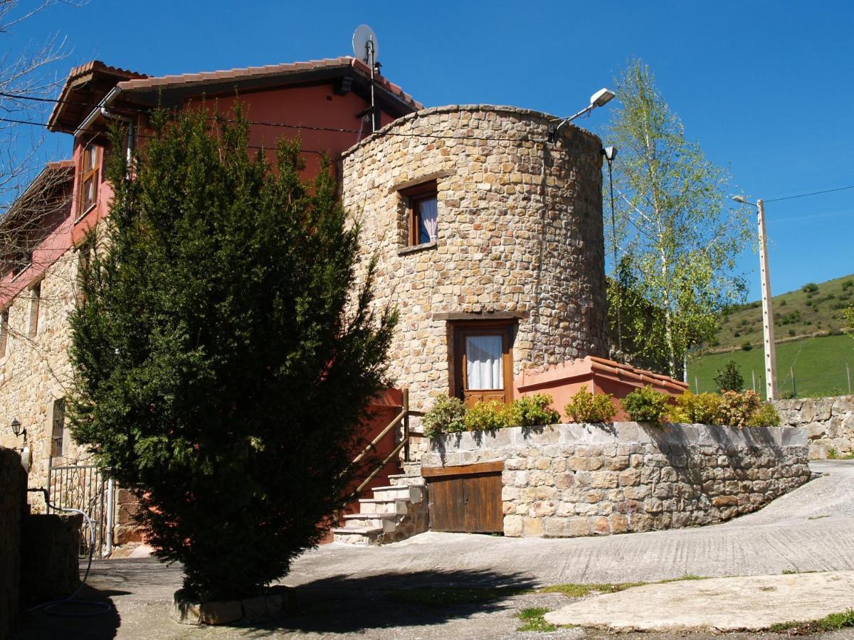Albergue La Torre Santiurde de Reinosa ภายนอก รูปภาพ