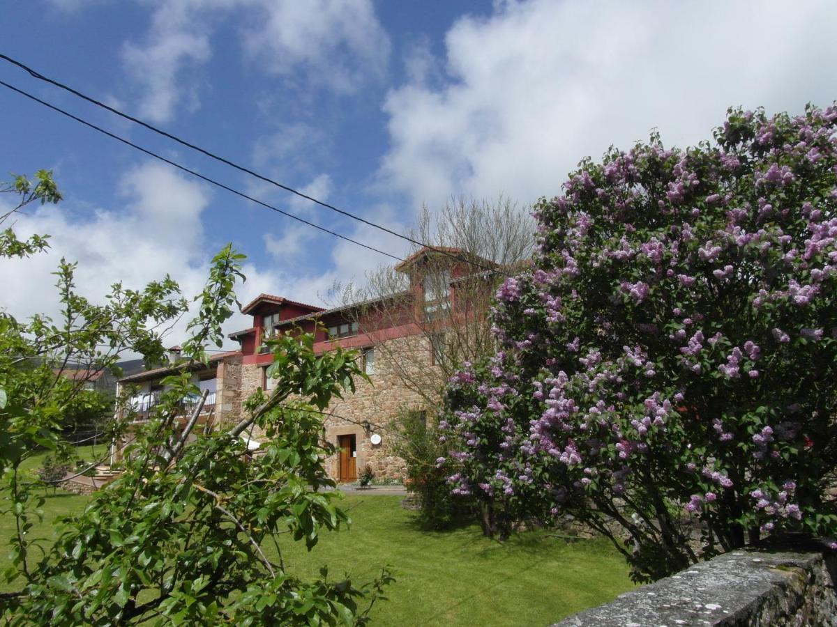 Albergue La Torre Santiurde de Reinosa ภายนอก รูปภาพ