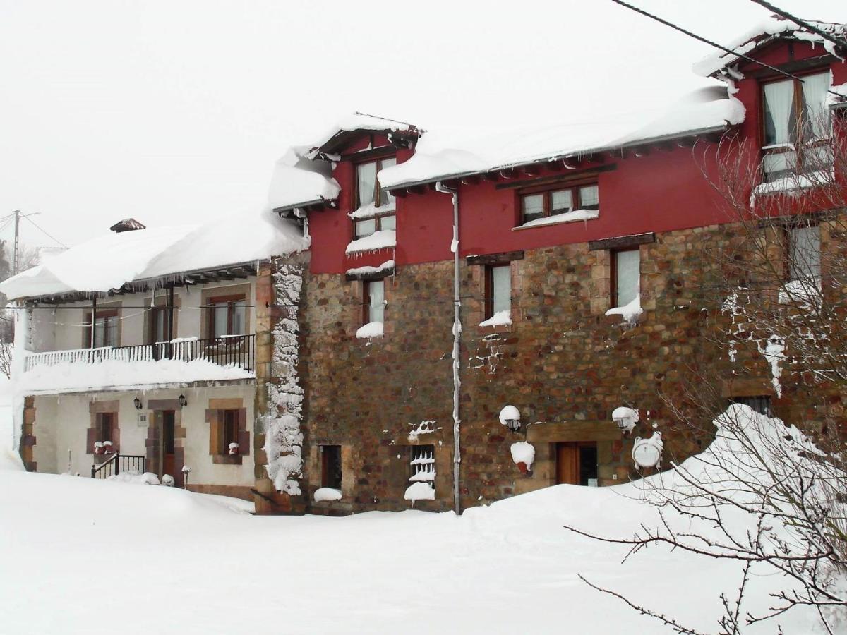 Albergue La Torre Santiurde de Reinosa ภายนอก รูปภาพ